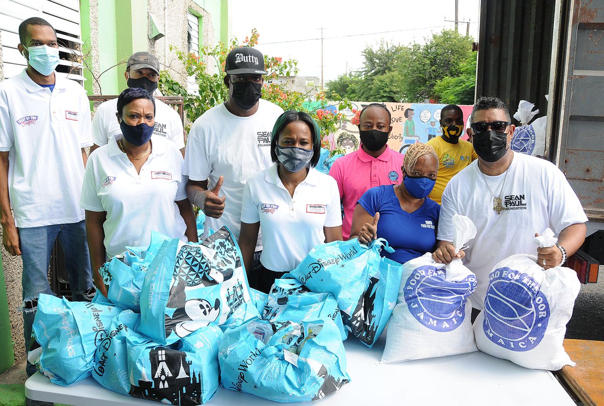 duttypaul's tweet photo. ALL DI FAMILY GOT 2GETHER WID @FOODFORTHEPOORJ TO MAKE SURE OUR COMMUNITY IS TAKEN CARE OF IN THESE HARD TIMES!!! MORE TO COME #STAYPOSITIVE 

@DiRealShaggy @henrygayle @Tinamatalon, @gmatalon @usainbolt https://t.co/5cIhUYFhgf
