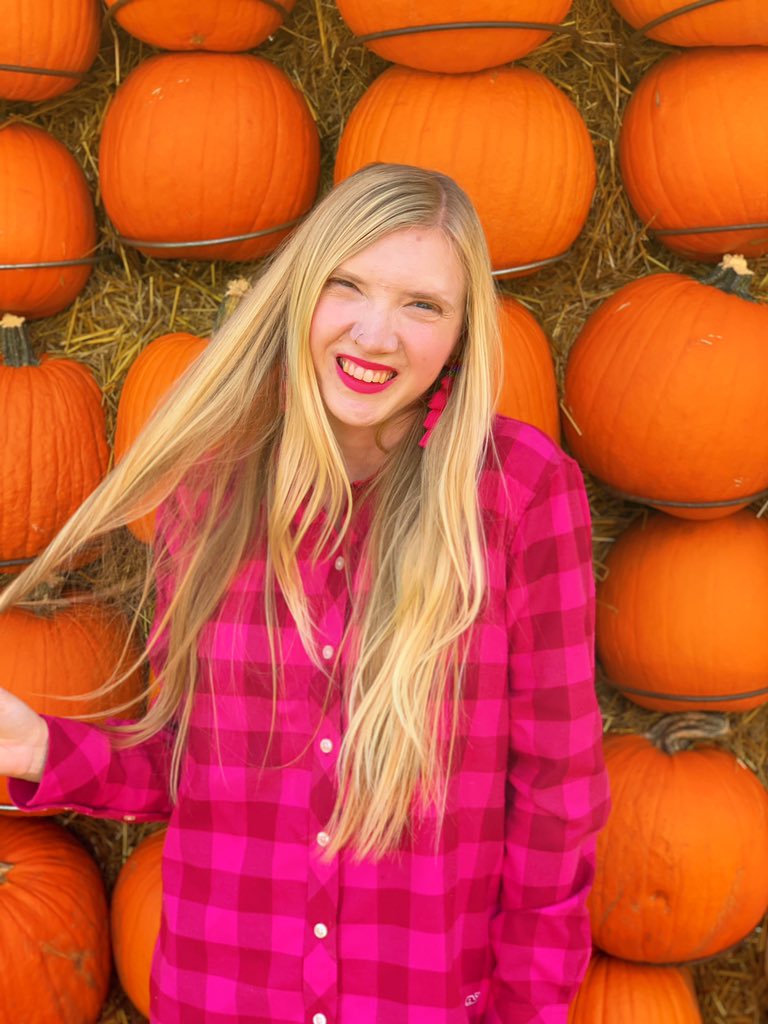 13pinkLady's tweet photo. Channel the pink flannel!! 💖🥰🎀 https://t.co/N1PPAff5HX