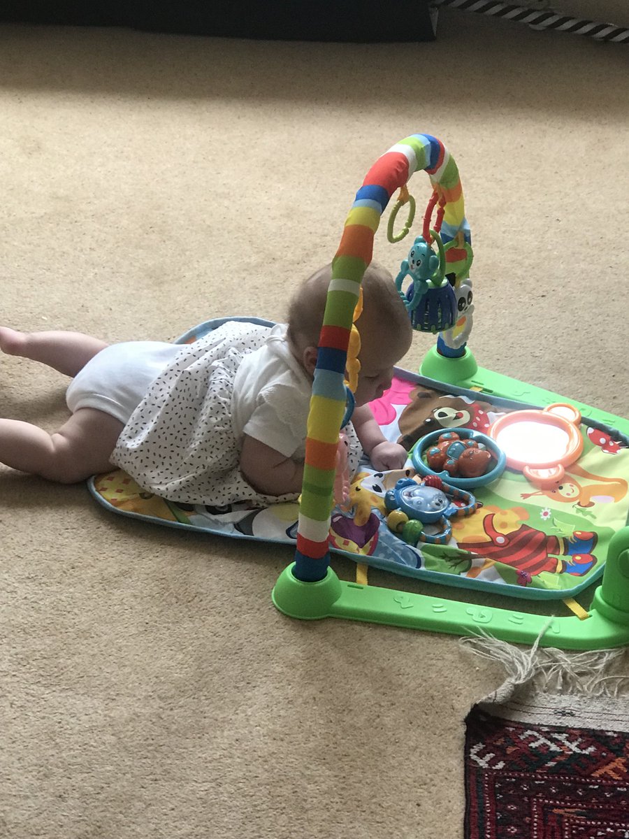 Carolin93373206's tweet photo. Intense concentration. I LOVE this activity music mat - it’s currently interesting enough to spend 45 quiet minutes on (apart for piano music & old McDonald has a farm) 😁🥺😴 #busybaby #surrogacy #surrogacymakesfamilies https://t.co/xeMMLU9fJ4