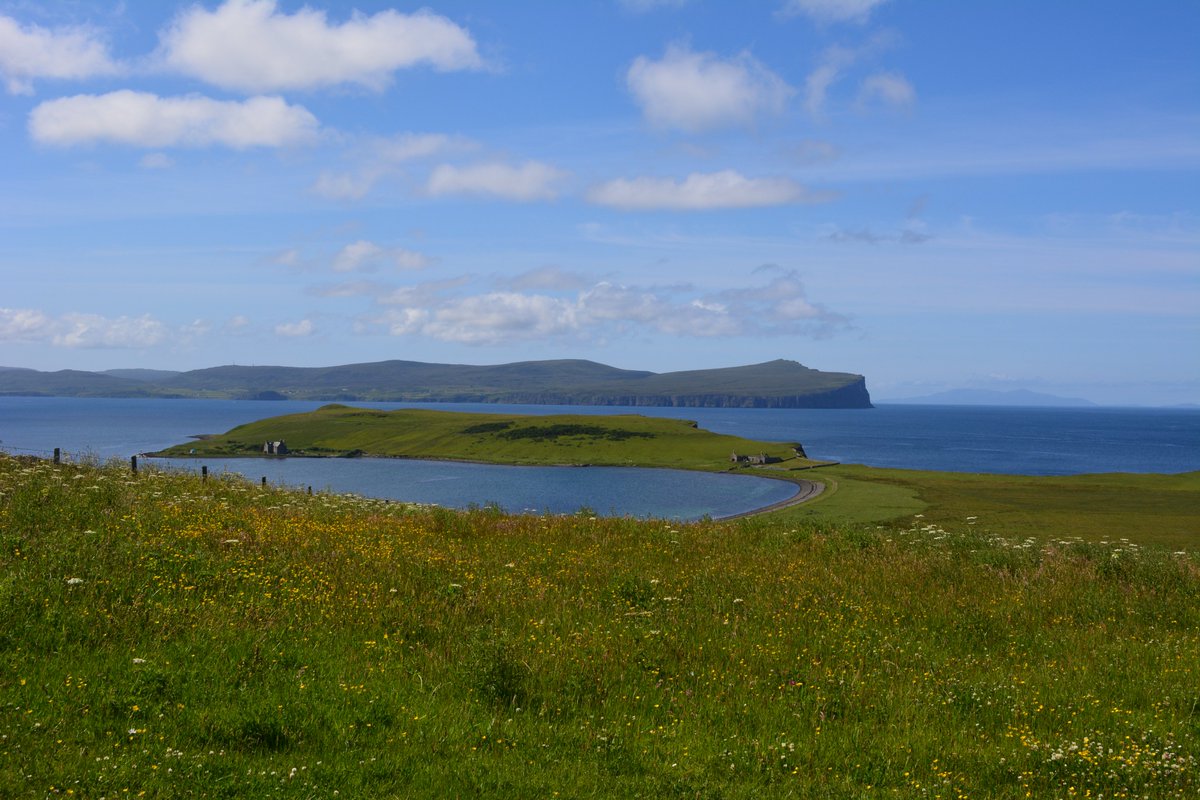 swimmer84189399's tweet photo. @VisitScotland @OuterHebs #Hushinish #IsleOfBarra #Skye #Trumpan & #OldManOfStorr https://t.co/XQ7QSwkQrQ