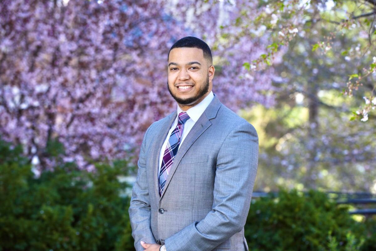 cgsm_mba's tweet photo. A second-year at @SimonSchool, Grant made the decision to earn his #MBA during a global pandemic in order to pivot into a career in #marketing. Yet even this wasn’t enough for this civil engineering major turned management consultant from Birmingham, Ala. https://t.co/QC4xlIP9RY https://t.co/TuiP2rRlRf