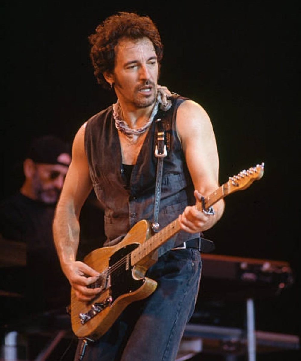 HappyBirthdayBruceSpringsteen September 23, 1949. Bruce Springsteen is born  in Long Branch, New Jersey - Bruce Springsteen's 1953/54 Fender Esquire- Telecaster composite #guitar @Fender #Telecaster #BruceSpingsteen, image size:1001x1200