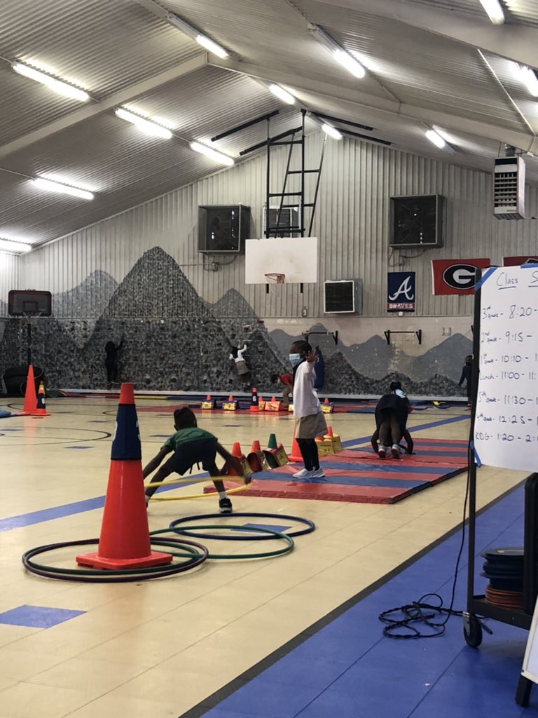 PDESRams's tweet photo. P.E. is FUN with Coach Meakins and Ms. Angel! #ncssbethebest https://t.co/PJhdv8TDe0