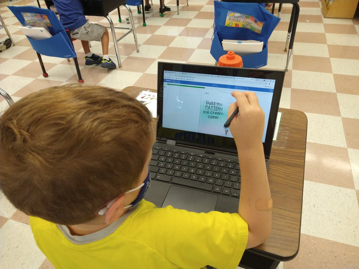 NSComputerTech's tweet image. @NSComputerTech 1st gr ss are learning the beginning steps of coding, "sequencing" everything must go in the right order with #boomcards @NorthSideEW @EWSDTech