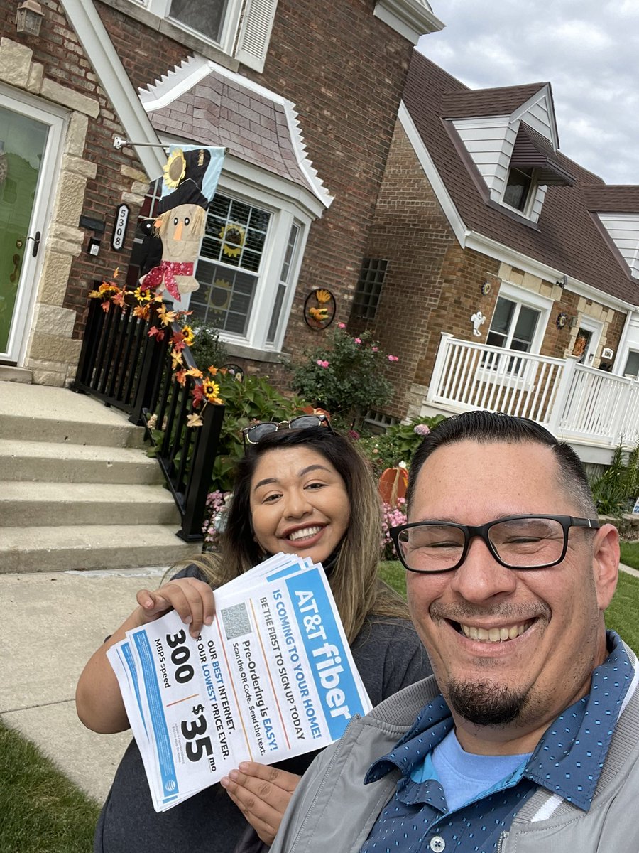 MiguelSWAT_GLM's tweet photo. Out Pre Green flyering it with @MikeWins4GLM @SyedQadriGLM and Prime DM Liz #FiberIsComing @GreaterLakesMkt @NDixon121212 @theeastregion @swat_east @PaulaVofGLM @TomMonahan10 @MrsJaronfelder @_Shelley_G https://t.co/CEHpd4SD1z