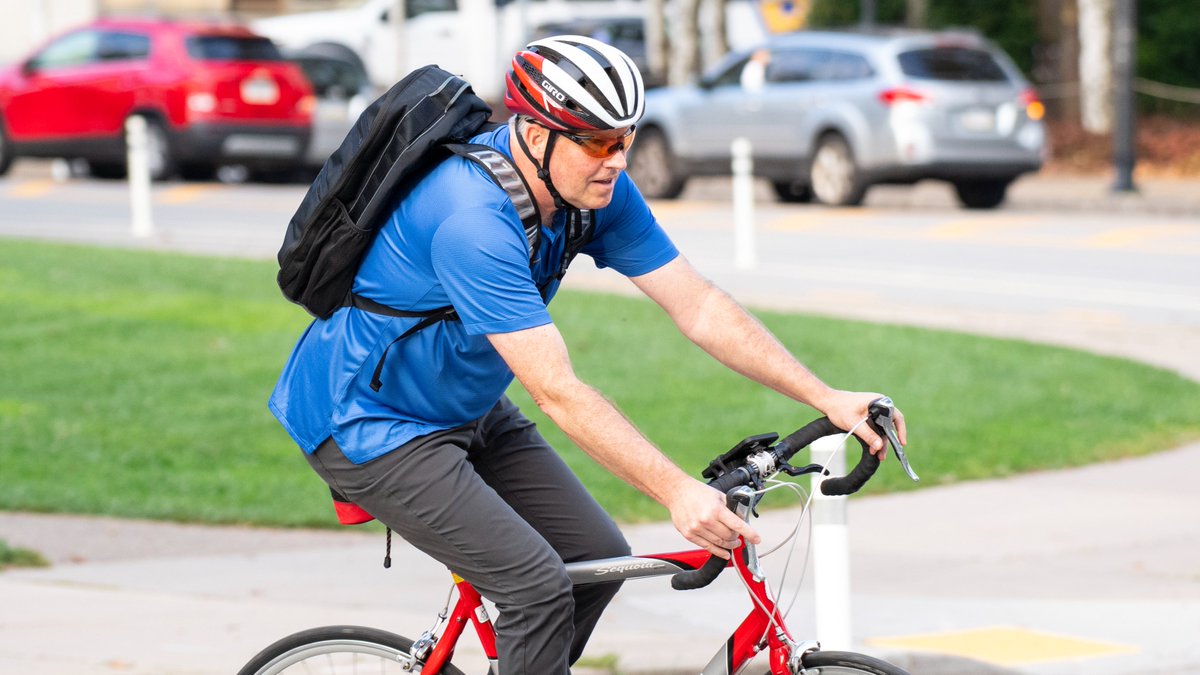 BikePGH's tweet photo. Love seeing everyone out celebrating #BiketoCampusWeek!
@PittChancellor, @CMUProvost, @CarnegieMellon, @PittProvost, @SustainablePitt https://t.co/3g0Kg9wvm3