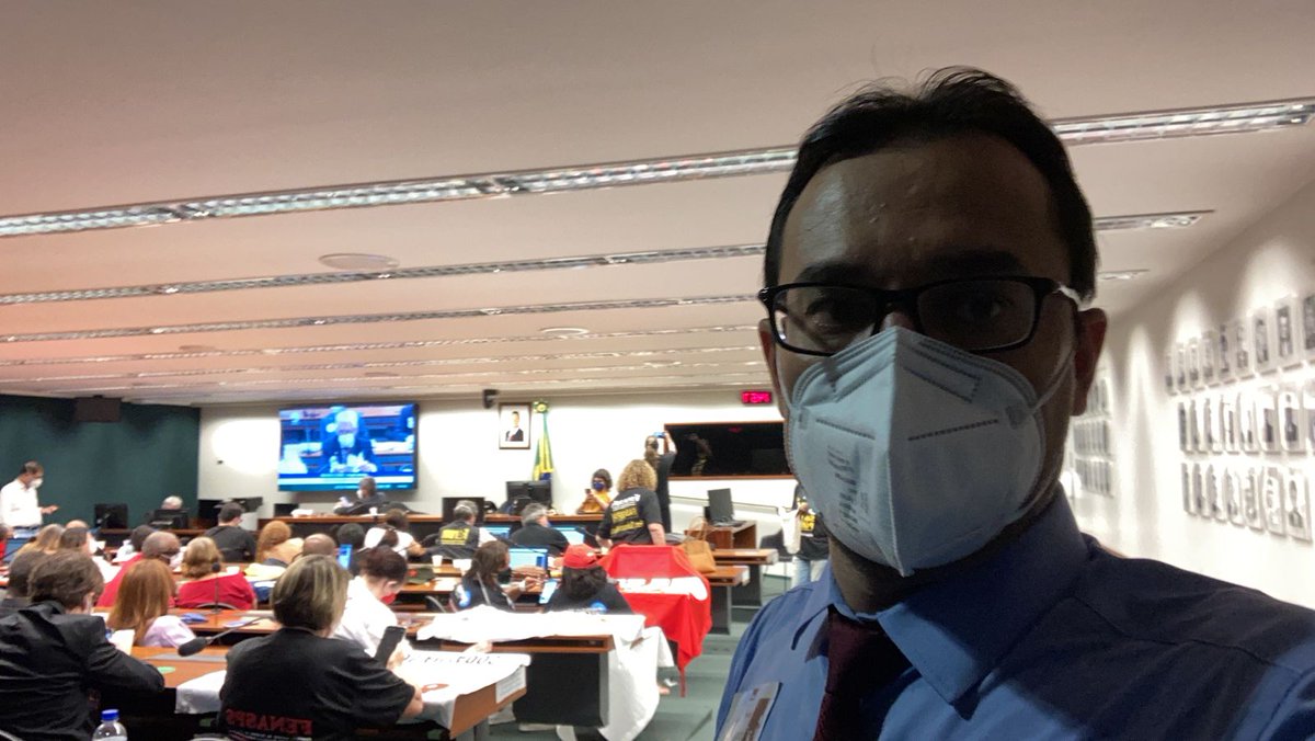 sintrajuf's tweet photo. Servidores acompanham sessão da comissão especial em
Plenário anexo
Governo acaba de aprovar manutenção da PEC32 na pauta.
Devem votar hoje com ameaça de levar plenário amanhã!!
#PEC32vaiFlopar #PEC32éDeforma #PEC32Cancela #EstabilidadeSim #EnterraPEC32 #SOSServiçoPúblico https://t.co/pmjq7zRlNq