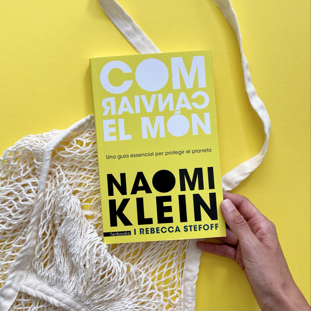 Temperatures més altes, supertempestes, incendis a l'Amazònia... aquestes són algunes de les conseqüències del canvi climàtic que ja estem vivint.😭⁠
⁠La bona notícia és que tu pots canviar-ho tot. Estàs preparat per saber COM CANVIAR EL MÓN?🌍⁠
📘<a href="/NaomiAKlein/">Naomi Klein</a> <a href="/RebeccaStefoff/">Rebecca Stefoff</a>