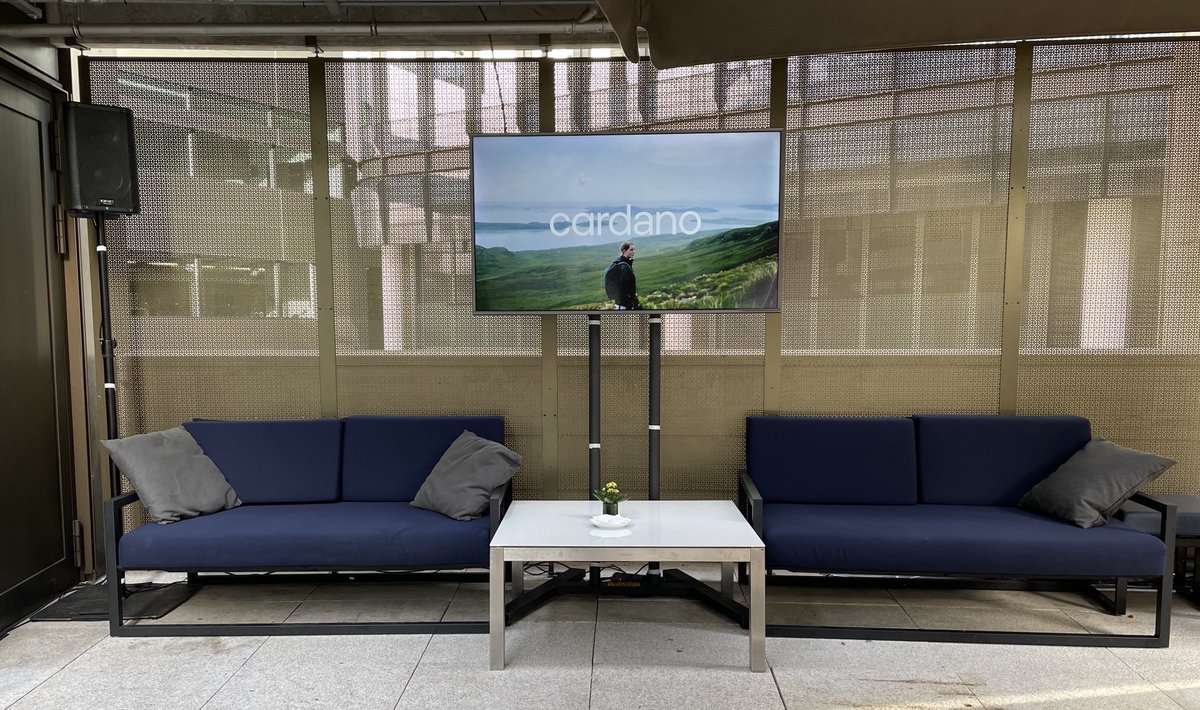 MaxMarcusevents's tweet photo. Pleasure to provide #avhire and #pahire at @YauatchaCity today - Even enjoyed the views of the city trundling cases through! #avhirelondon #eventprofs 
https://t.co/dnq646jZVI https://t.co/3Pz2lw67ou