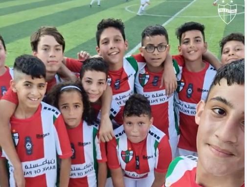 adnradiochile's tweet photo. Palestino abrió su primera escuela de fútbol en Palestina https://t.co/jby3VK54hE #LosTenores https://t.co/DzqpTgcu5y