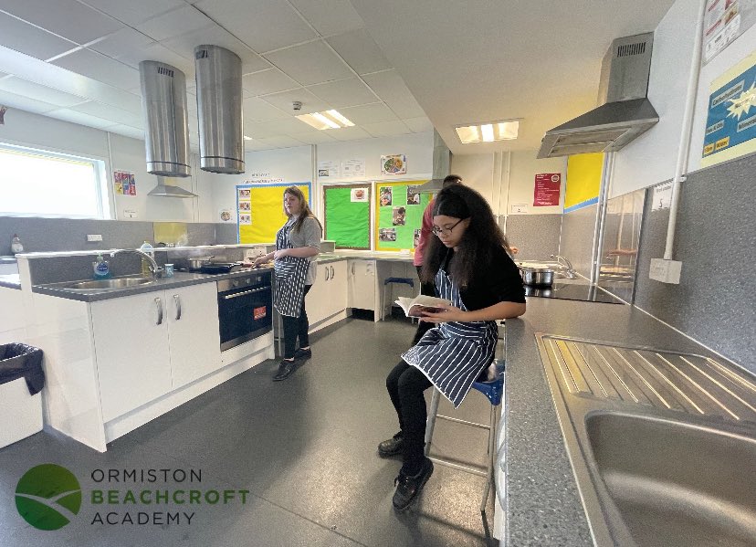 Our wonderful learners and staff are captivated by our whole school book, ‘Pig Heart Boy,’ which we are all reading together for our weekly DEAR session #dropeverythingandread 📚
