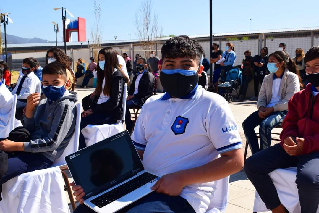 EducacCatamarca's tweet photo. Hoy, la ministra de Educación, Andrea Centurión acompañó al Vicegobernador, Rubén Dusso, al intendente de la Capital, Gustavo Saadi y a la Diputada Nacional Lucia Corpacci, en la entrega de Netbooks del Plan Federal "Juana Manso”.
Más detalles en 👉 https://t.co/RZJdQIRIUl https://t.co/vbA3iqJdnM
