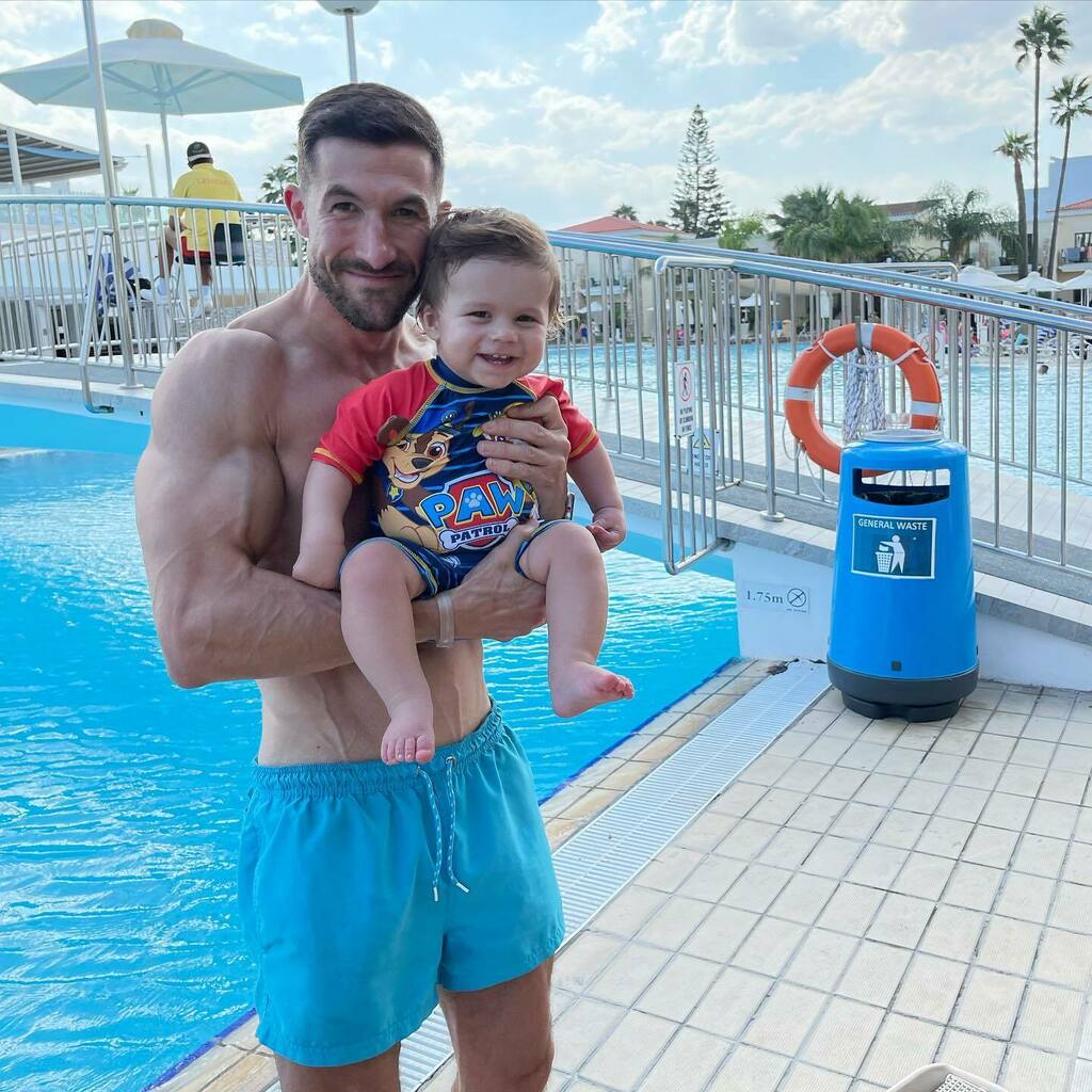 Mark__Waldron's tweet photo. First full day with our little Mark on his first holiday! Boss day, 13 more to go! 😁

Where’s your favourite place to go on holiday?

I’m also on day 73 of 75 Hard.

Doing what I need to do.

Saying no to the alcohol, the cakes, the tasty sauces.

Still 2 workouts per day.

… https://t.co/O8cHR3Z5eG
