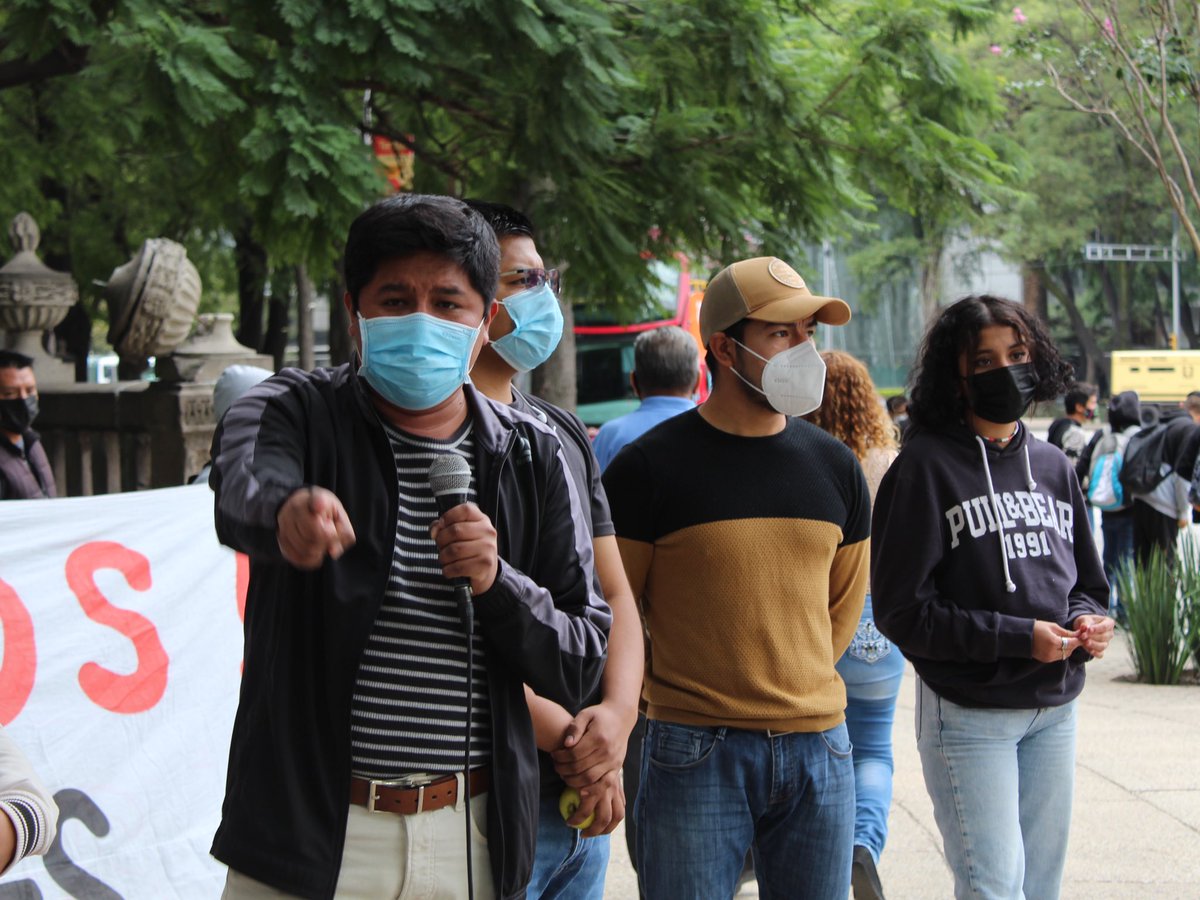 FNERRR_NACIONAL's tweet photo. Concluyó ya la manifestación en Paseo de Reforma, pero continuamos exigiendo en redes se brinde una #VacunaciónSinAmparo a todos los adolescentes, pues @COFEPRIS ya autorizó que sean inoculados. https://t.co/fPqCvOoYIq