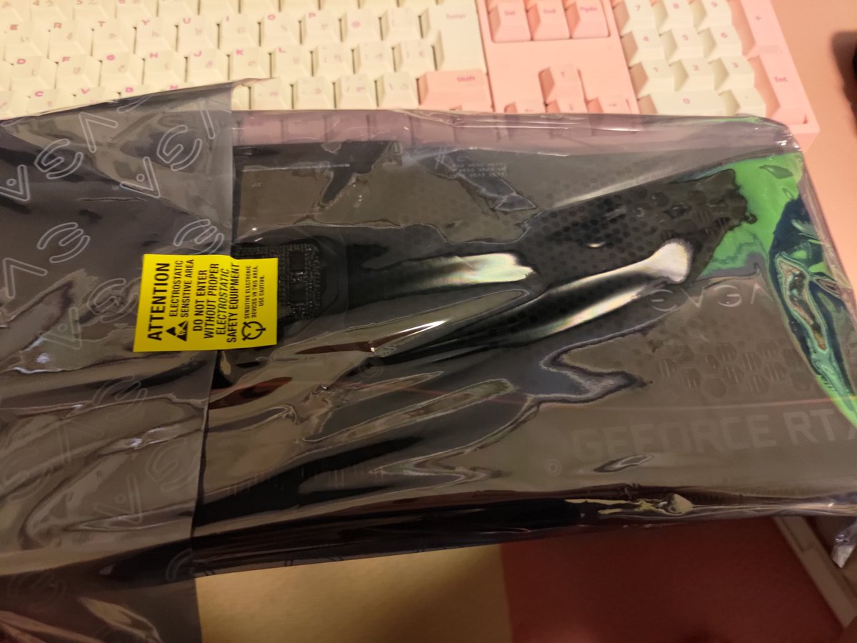 peacediner55's tweet photo. ใใฃใใ่ตทใใใฎใง
ใคใใซโฆ้ๅฐโฆใ
#EVGA
#่ชไฝPC https://t.co/H02XeoQwBz