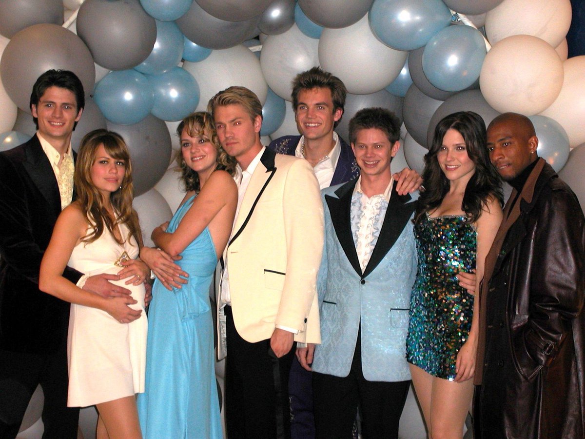 atinymingi_'s tweet photo. happy 18 years to one of the 2 shows most responsible for shaping me into who I am today. thank you for teaching me about friendship, love, & acceptance. Thank you for giving me Brooke, Haley, & Nathan. the best teen drama, if not just the best show, to ever air.❤
#18YearsofOTH https://t.co/yTj60X0fdY