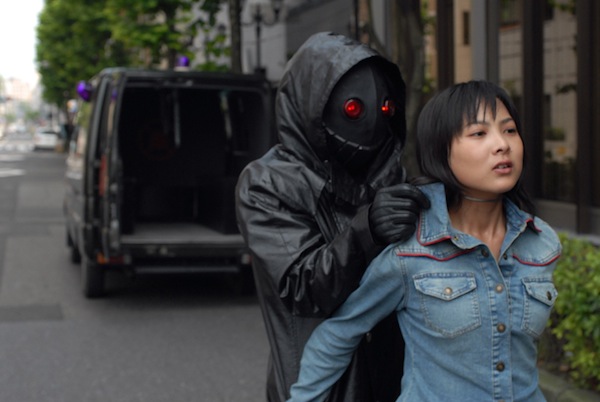 damolanski's tweet photo. sesuai judulnya, #TheChasingWorld itu nyeritain permainan "Onigokko" atau kejar dan tangkap. Semua premise #TheChasingWorld itu sama yaitu menangkap seseorang yg menjadi target dari sebuah permainan yg disini dibilang Tag (kemudian menjadi judul dr filmnya Sion Sono) https://t.co/9s3jhecKks