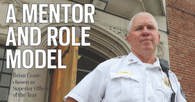 Terrific stuff in the @LowellSunNews about <a href="/CHSBoysXC/">Chelmsford Boys XC</a> coach Brian Crane, the <a href="/msosheriff/">Middlesex Sheriff</a> Superior Officer of the Year: chs.chelmsfordschools.org/the-sun-a-ment…
<a href="/_LionsAthletics/">Chelmsford HS Athletics</a> <a href="/CHSASBoosters/">Chelmsford Booster Club</a> <a href="/chsxc2017/">CHS Girl's XC</a>