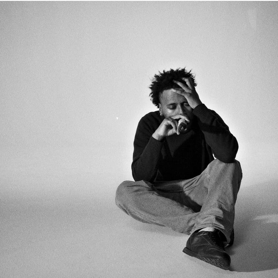 DerekBusu's tweet image. Ey just dropped a live preformance of the song coming out tomorrow 🖤

youtu.be/z4f4gypZY8A

If you want that sneak