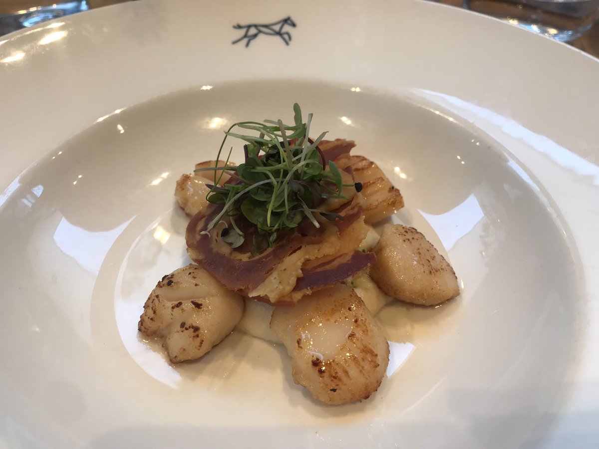 BrianNolan1974's tweet photo. Scallops; black sole and deep fried ice cream with strawberries, hazelnuts and warm chocolate sauce in the lovely @MikeyRyans https://t.co/1vUrOEzbba