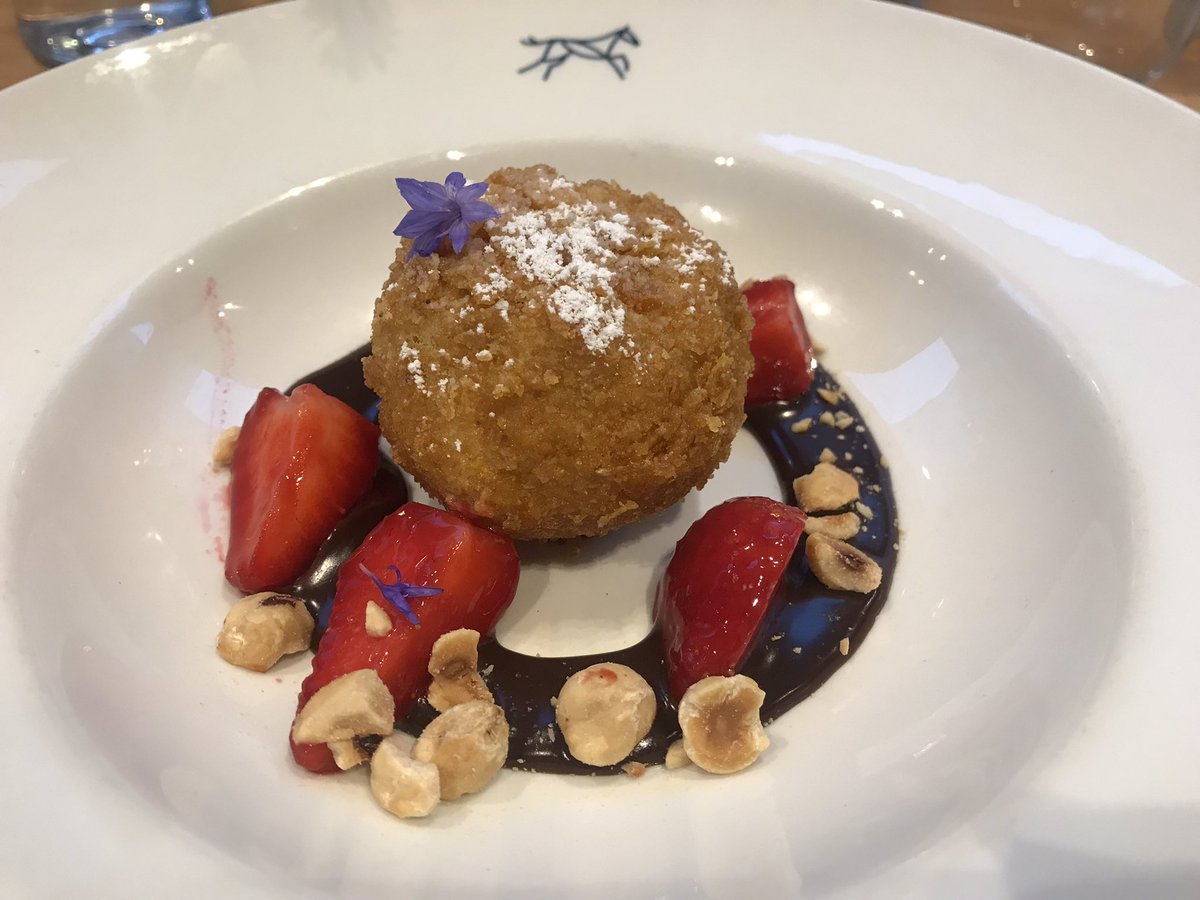 BrianNolan1974's tweet photo. Scallops; black sole and deep fried ice cream with strawberries, hazelnuts and warm chocolate sauce in the lovely @MikeyRyans https://t.co/1vUrOEzbba