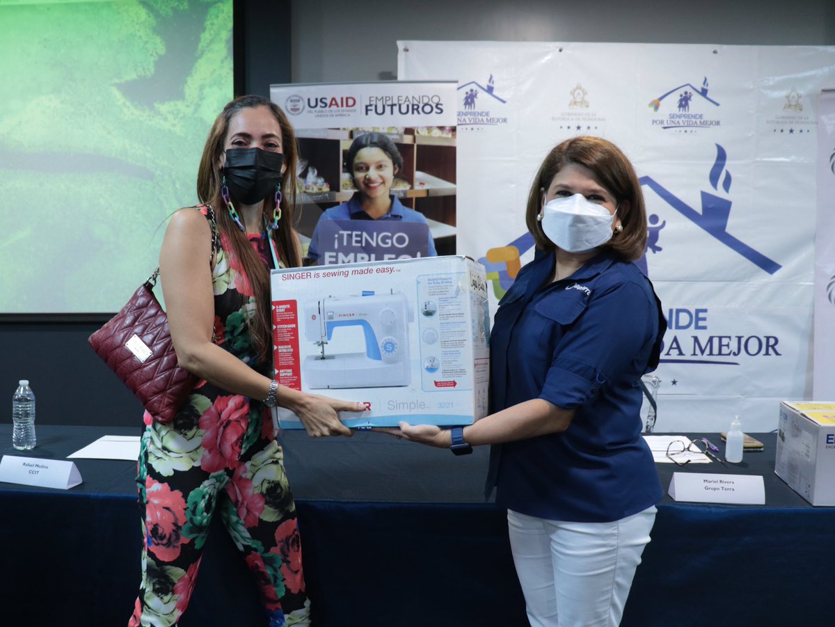 ccithn's tweet photo. #CCIT y @USAIDHonduras a través de su proyecto @EmpleandoFuturo en alianza con la @OIT_AmerCentral, @corpgrupoterra a través de su iniciativa Terra te Impulsa y @SENPRENDE_HN realizan la Clausura del Programa de Fortalecimiento Empresarial. https://t.co/GPT4udPWBl