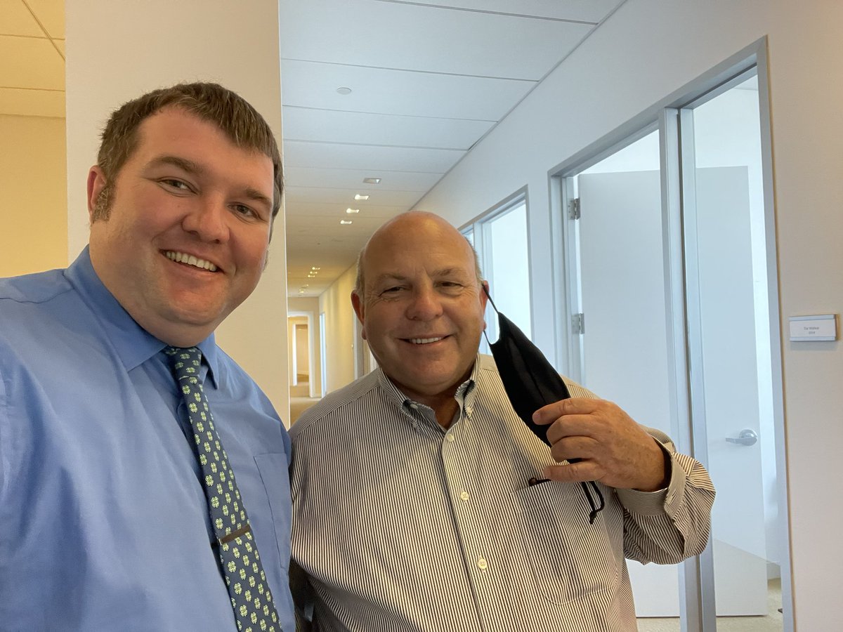 thecountyagent's tweet photo. When you run into the @FarmBureau president in the hall you get picture! Thanks @ZippyDuvall for the visit! #notHankKimball #ARinDC #LeadAR19 https://t.co/iWbcpKmcPa