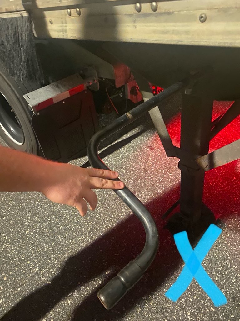 Here is a peek of last night's safety demo at PHLPA. The Do's and Don'ts when raising and lowering a landing gear. #safteyfirst <a href="/RayBarczak/">RayBarczak</a> <a href="/RobertCapone17/">Robert Capone</a> <a href="/EricMor920/">Eric Morrell</a> <a href="/FeederPhlpa/">PHLPA FEEDER SAFETY</a>