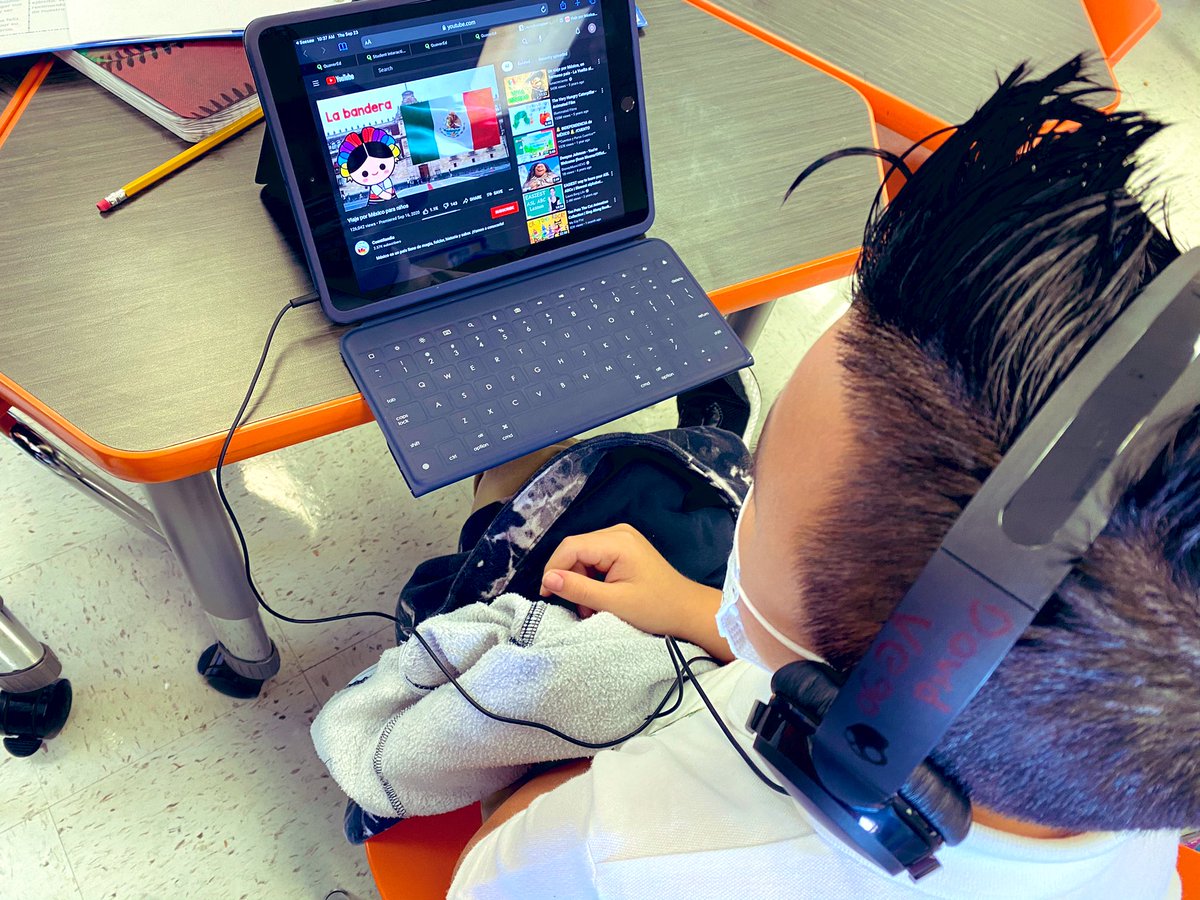 indiramoreno000's tweet photo. ✨Connecting class content to my students’s personal lives by learning through digital books,videos, and activities about heritage ✨🌎💕 #2PLwars #HBGnewhope @PersonalizeDISD @HBGonzalezPLA @dallasschools https://t.co/CcuGlIM3TA