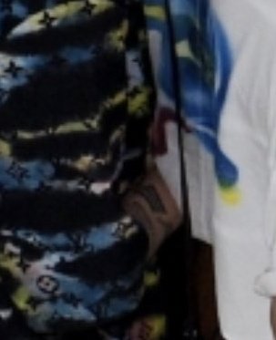 vgukiyo's tweet photo. NOOOO JUNGKOOK WAS HOLDING TAE'S ARM https://t.co/LHYhSlZnnb