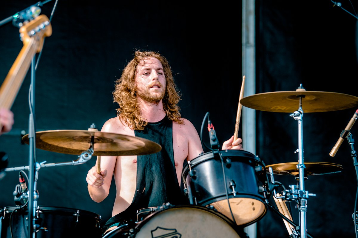 Dudes in @GreyhavenBand put on a killer show! No shoes required. 🤷‍♂️

📸: <a href="/T_Church/">Tyler Church</a>