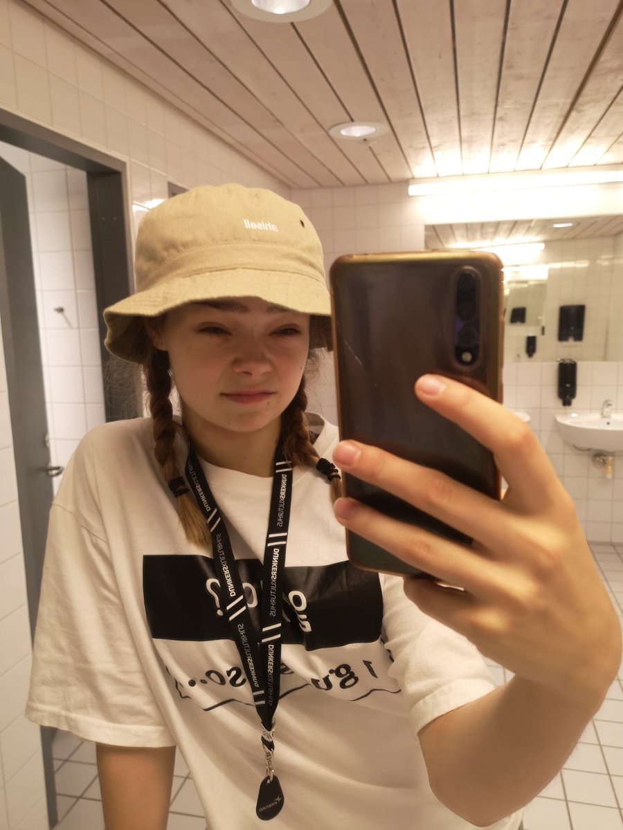 peanutplanted's tweet photo. So this week I've danced for like... 16 hours??? And it's only thursday🤠🤠 also had an allergic reaction, a competition on saturday, my first classes for the semester on sunday, and a total of 10 things I've auditioned to since tuesday https://t.co/5gz1rHPtYo