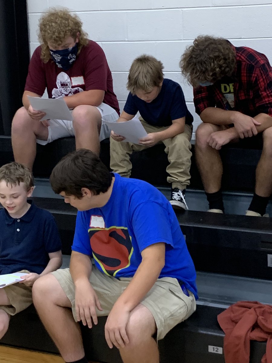 coach_Jessie's tweet photo. Nothin better than #ReadOptionFriday on a Thursday! Had a blast with our Mav buddies reading a play, learning our words and playing some 4 square! #HookEm #LEO #LoveServeCare @darrenleach33 @nate_stecker @MaverickAD1 @BenDownsACMAVS @TimTparrott https://t.co/J2m0y3B6u0