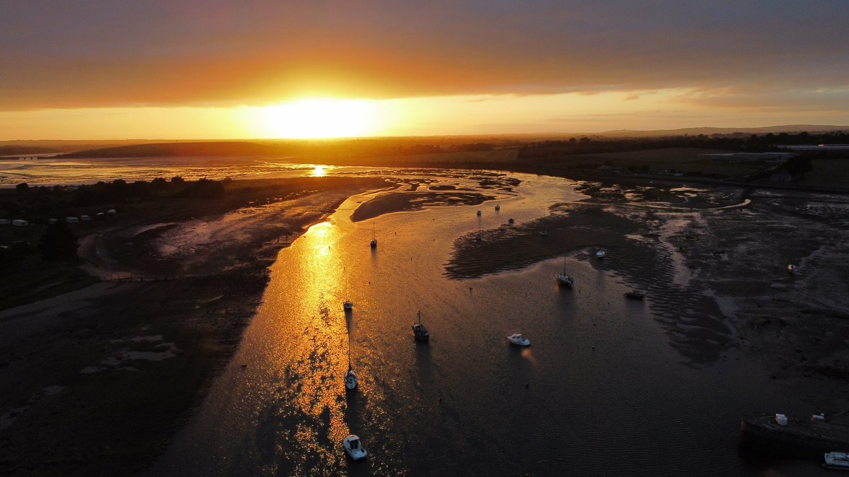 NGosson's tweet photo. Sunset at the estury #Rush #Rogerstown #Dublin #Fingal https://t.co/ljR6CX449t