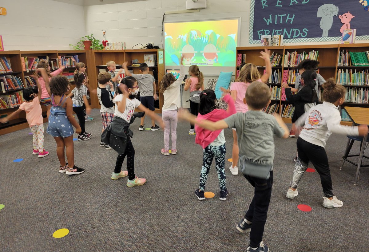 tce_library's tweet image. 1st Graders were really excited about &quot;Going On A Book Hunt!&quot; and finding a book that&apos;s &quot;JUST RIGHT!&quot; @fz_libraries @MichaelRosenYes Pat Miller