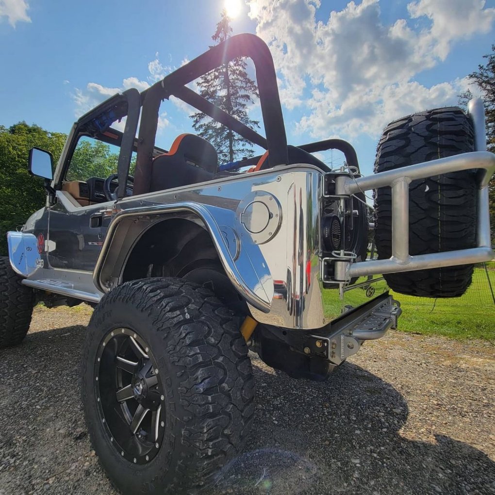genrightoffroad's tweet photo. Fully Polished GenRight Aluminum Armor on a #Jeep TJ. 😎 well done Qualworks of CT. #GenRight #genrightoffroad #jeeptj #polished #beautiful #soshiney #4x4 #Wrangler #rad #blingbling #bling #JeepWrangler https://t.co/1qQNbnpkU3
