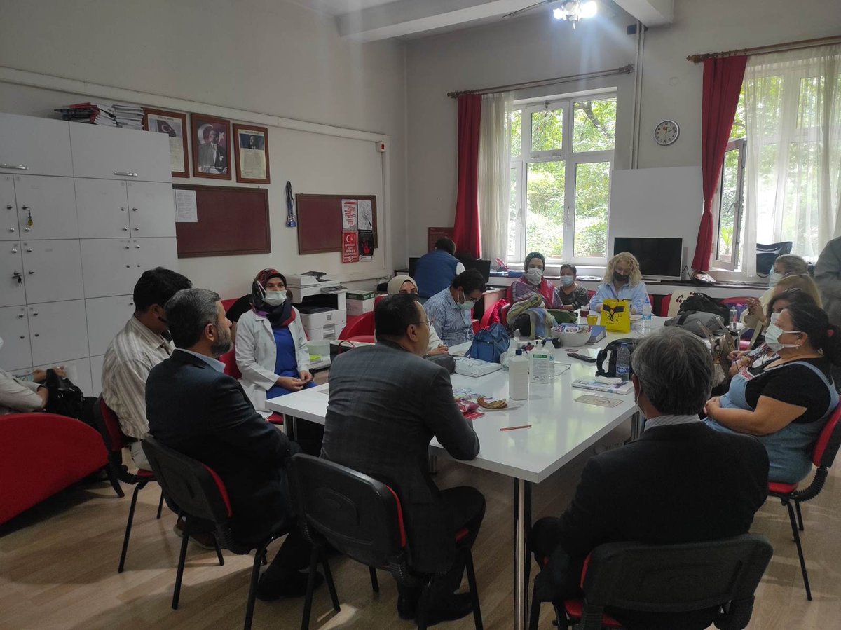 mesutoner45's tweet photo. Şehzadeler İsmet İnönü Mesleki ve Teknik Anadolu Lisesi Müdürü olarak göreve başlayan Sn. Okan Şahin'e hayırlı olsun ziyaretinde bulunduk.
Akabinde Eğitim Çalışanlarımız ile bir araya gelerek taleplerini, sorunlarını ve çözüm önerilerini görüştük. https://t.co/v17akUkDAm