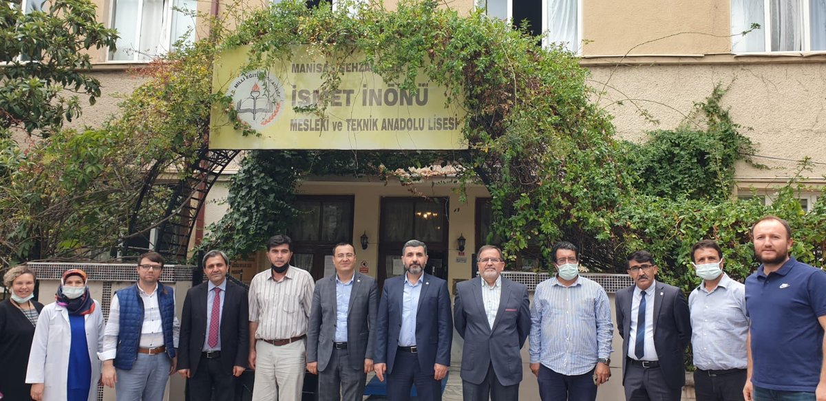 mesutoner45's tweet photo. Şehzadeler İsmet İnönü Mesleki ve Teknik Anadolu Lisesi Müdürü olarak göreve başlayan Sn. Okan Şahin'e hayırlı olsun ziyaretinde bulunduk.
Akabinde Eğitim Çalışanlarımız ile bir araya gelerek taleplerini, sorunlarını ve çözüm önerilerini görüştük. https://t.co/v17akUkDAm