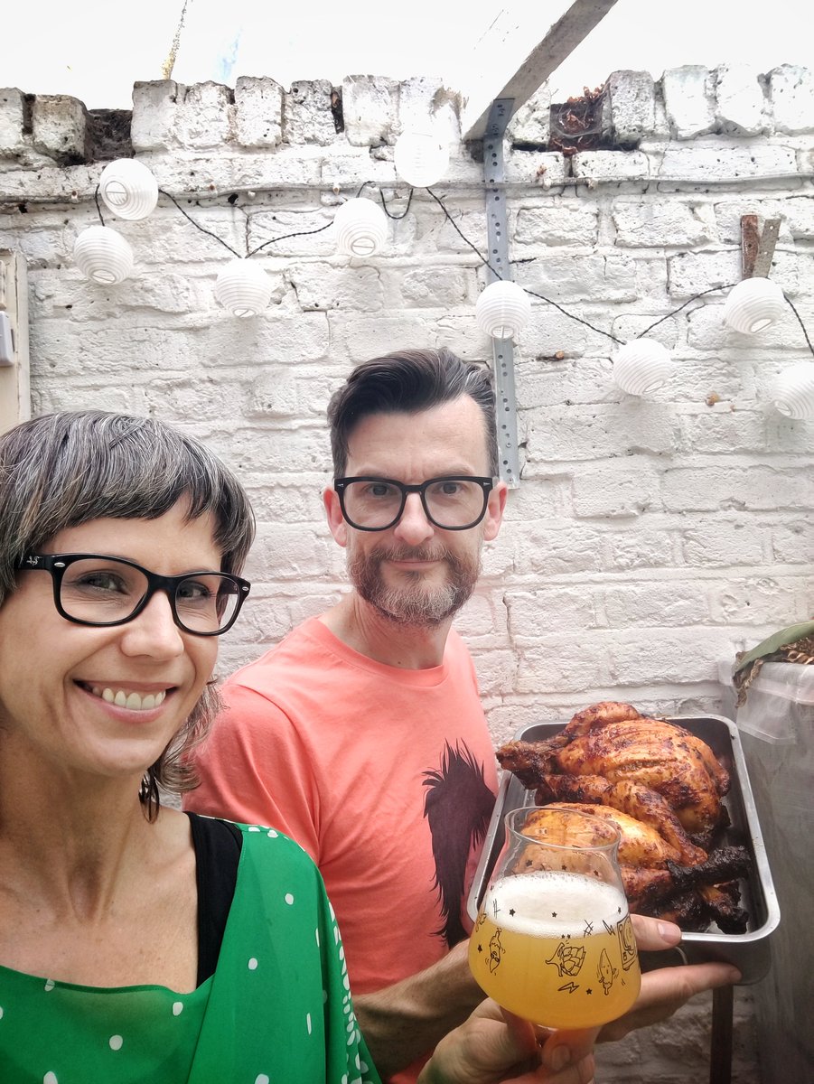 hopburnsblack's tweet photo. Delighted to create the latest #TableCider playlist for our pals @LittlePomona- a 3-hour selection that's perfect for those BBQs where afternoon turns into evening turns into night, where the drinks keep flowing & an impromptu dancefloor starts... Wassail!
https://t.co/snMT2zyUn6 https://t.co/dJDnHjPK8W