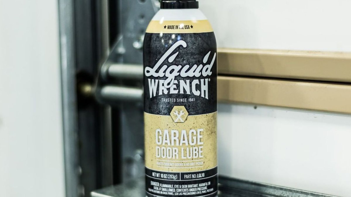 Specially formulated for garage doors – because they need it. Your garage is a unique environment that attracts dust and dirt, jumping from hot to cold and damp to dry.
bit.ly/2sRHsKh
