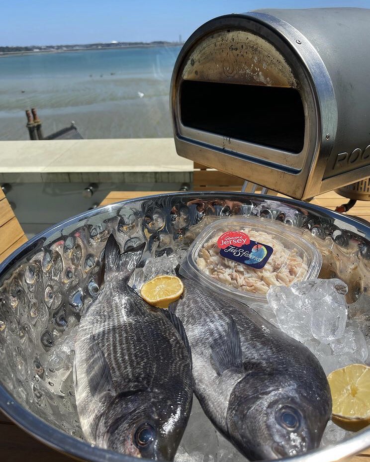 jadesfisheries's tweet photo. Some bank holiday seafood inspiration! Anyone else thinking of using those BBQs one last time before winter comes?
#jadesfisheriesjersey
#jadesfisheries
#cornriots
#cornriots2021
#bankholiday
#jerseyci
#jerseychannelislands
#jerseyislandlife
#jerseyisland
#seafood https://t.co/VxNBa2m1LU