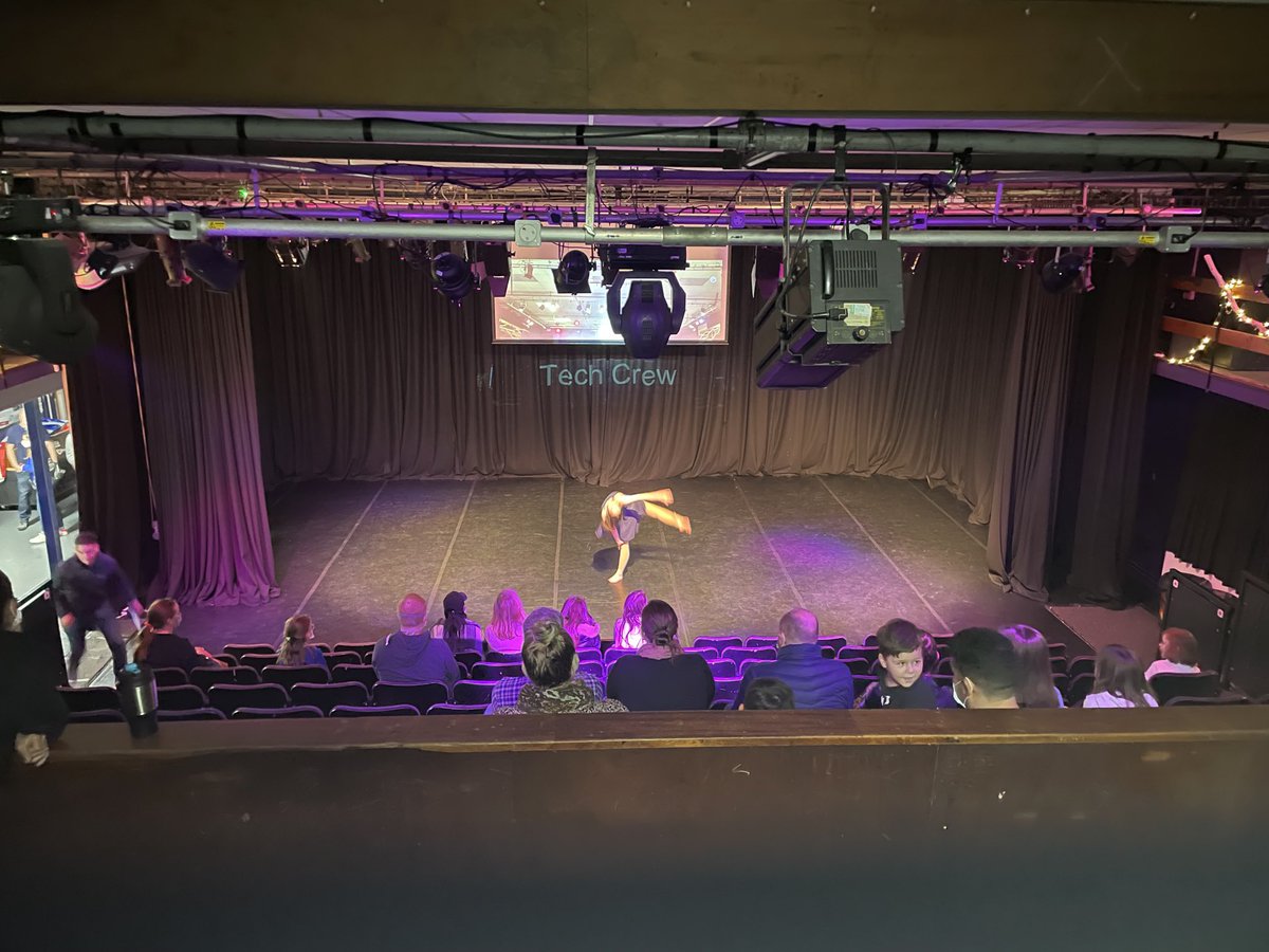 Talented Emily from Year 11 has just achieved her ⁦⁦<a href="/ArtsAward/">Arts Award</a>⁩ Bronze and here she is performing her beautiful choreography for our FHS open evening bravo 👏