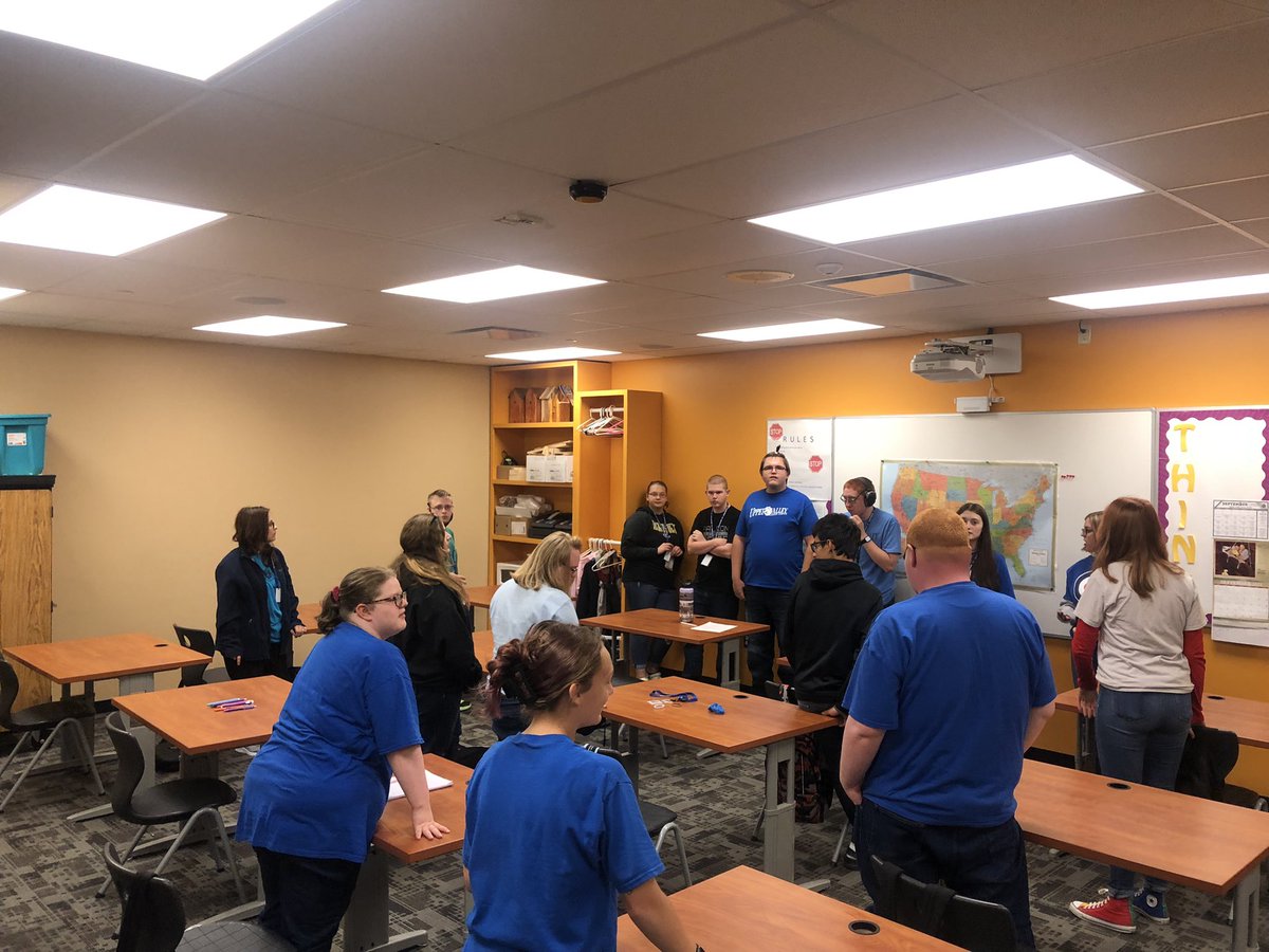 UVCareerCenter's tweet photo. Teacher Academy has been busy as always:
- Campus tour with Edison’s president.
- A podcast walk…with a picture break
- Working on art projects with Explore
- A friendly game of heads up 7 up also with the Explore
#uvcc #teacheracademy #careerteched #edisonstate #futureteacher https://t.co/PIJftnglJK