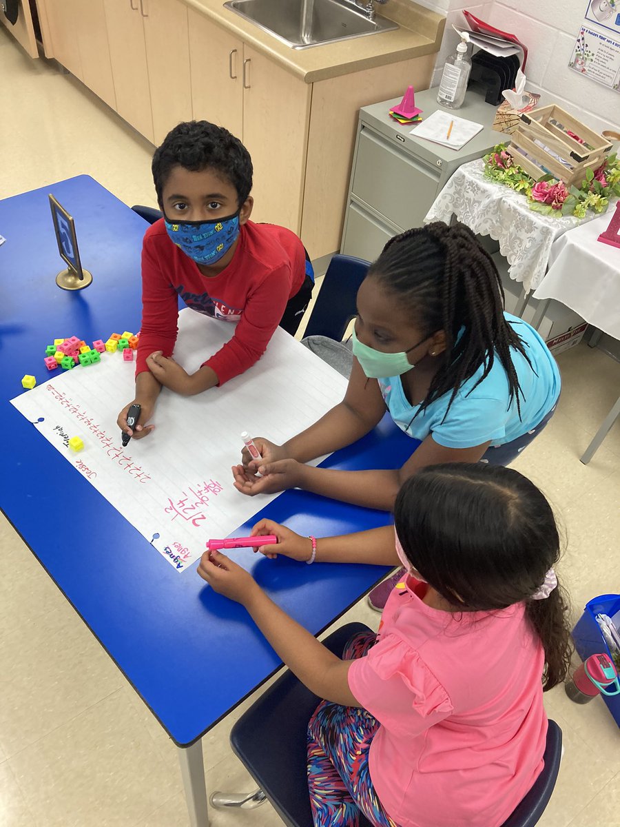 MsStadniksClass's tweet image. Working on growing our Math Brains and collaboration skills while also learning about cute kangaroos! Students used their own strategies and tools to solve the problem together! #everyonecanlearnmath #teamworkmakesthedreamwork @stalphonsaDP