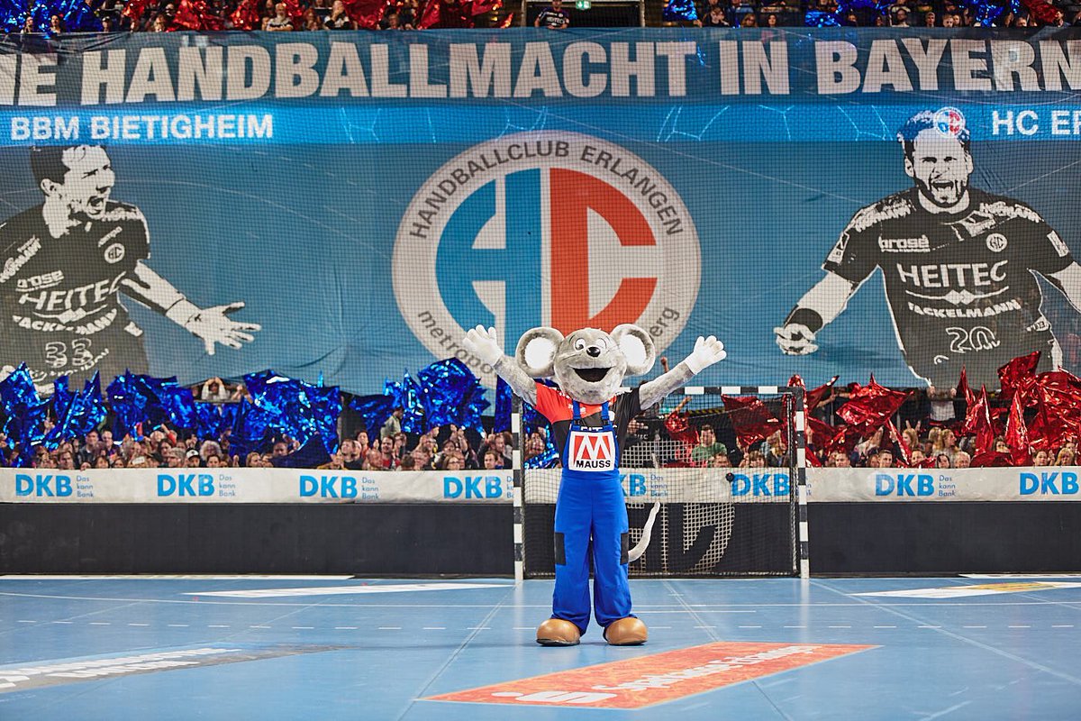 #Handball: Der slowenische Nationaltorwart Klemen #Ferlin kam im Sommer 2020 zum HC Erlangen und konnte mit einer Quote von 32 % gehaltener Bälle in der Saison 2020/21 noch vor Welthandballer Niklas #Ladin landen. der gesamten Liga aufwarten. Jetzt verlängerte er bis 2026 - Wow!