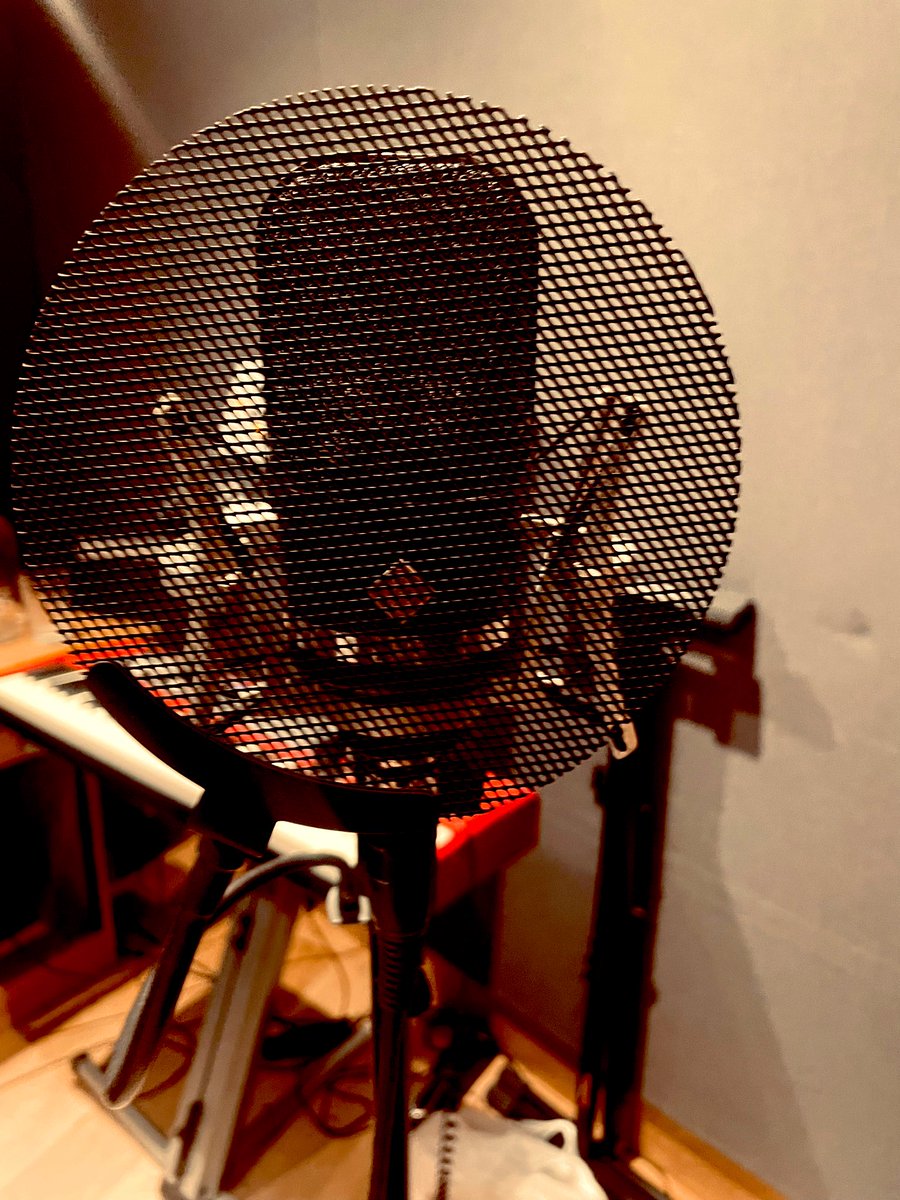 Laura White tweet media