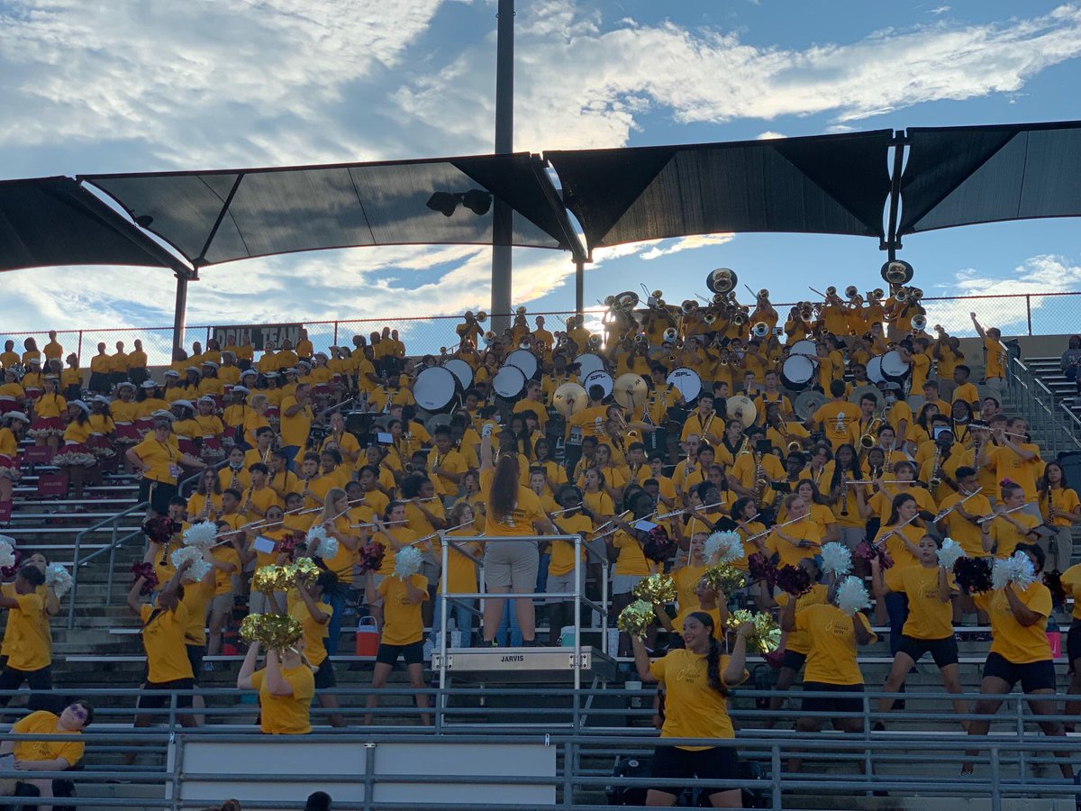 Throwin’ it back to last week’s big GFW football game! Our hearts are so full when we look at these pics! SCHS always rises to the occasion. Their commitment to raising awareness for childhood cancer is inspiring and they made our cancer warriors feel so special! Thank you SCHS🎗