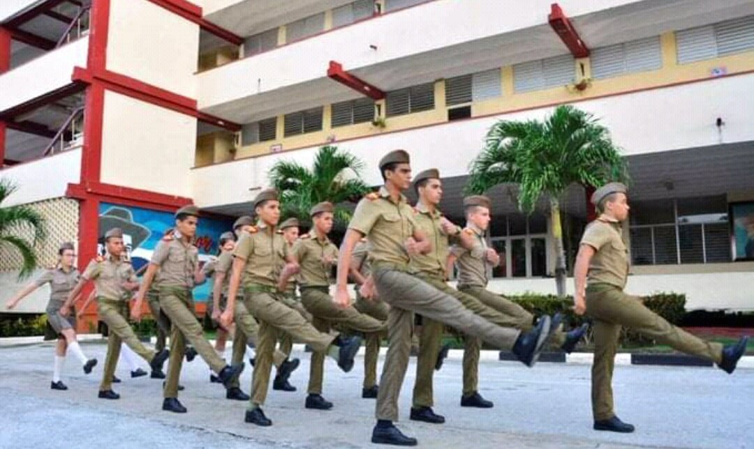 Se cumplen 55 años de las Escuelas Militares Camilo Cienfuegos creadas por iniciativa del General de Ejército <a href="/RaulCastro_Ruz/">Raul Castro Ruz</a>. Jóvenes valerosos que son el orgullo y la continuidad patriótica  de la Patria. 
 Muchas Felicidades a los llamados Camilitos. #CubaViva