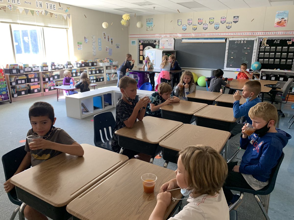Burris2nd's tweet photo. Farm a Month September: Apples! 🍎 We solved the riddle in “The Apple Orchard Riddle”, learned the life cycle of an apple, how apple cider was made, and even taste tested apple cider! #connectses #bulletpride https://t.co/OM2U0b6Xvv
