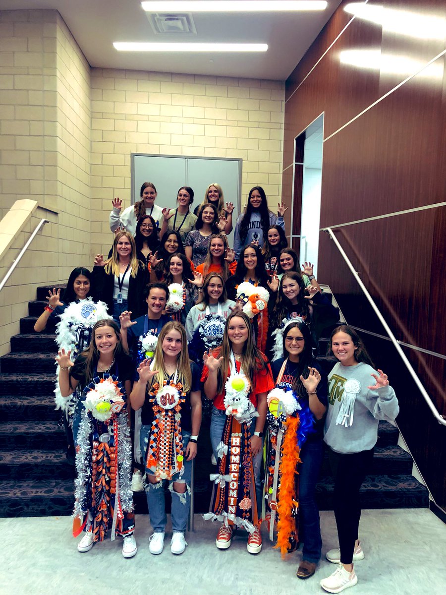 Bridgeland_SB's tweet photo. And the “MOST ENTERTAINING” Spirit Award goes to….. 🥳🥎 🙌#HOCO2021 https://t.co/KJiv1R3PP5
